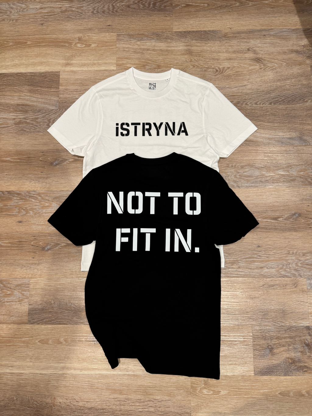 PLAYLIST INSIDE - BLACK TEE