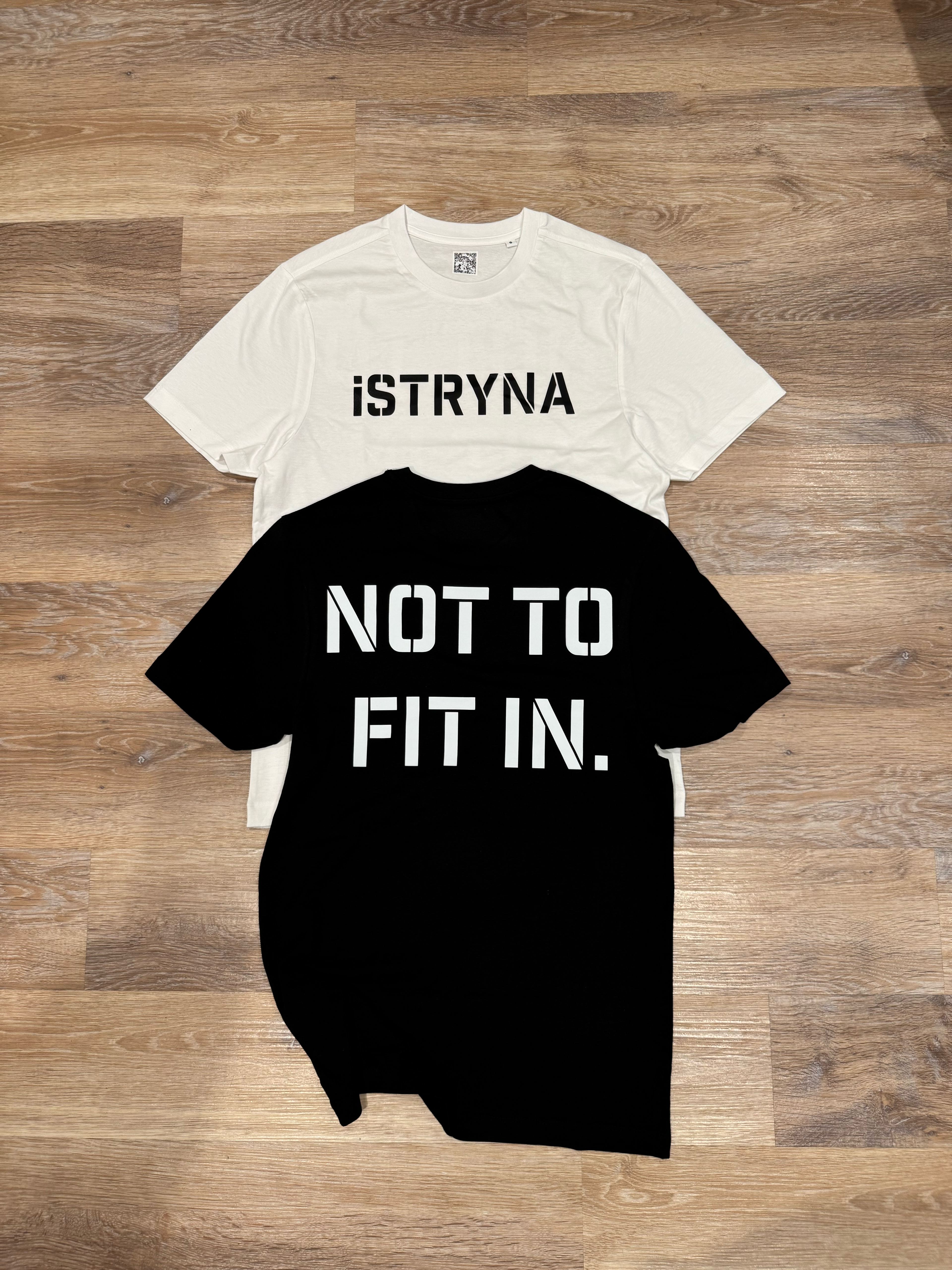 PLAYLIST INSIDE - BLACK TEE